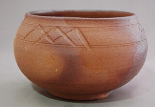 Vase plat « iki-sashi », à piquer par le dessus · Arakawa Akira (vue 3)