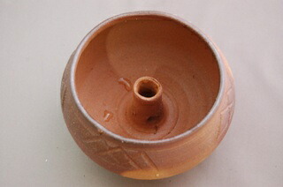 Vase plat « iki-sashi », à piquer par le dessus · Arakawa Akira (vue 4)