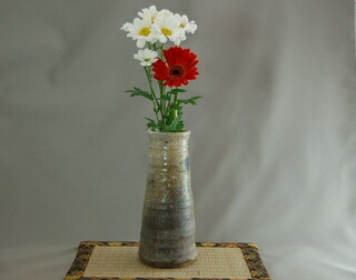 Vase yakishime « cendres bleu-noir », cuisson au bois · Arakawa Akira
