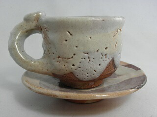 Tasse à café yakishime-shino, coffret · Arakawa Akira (vue 3)
