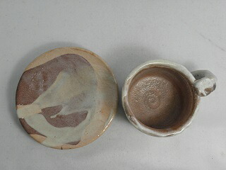 Tasse à café yakishime-shino, coffret · Arakawa Akira (vue 4)